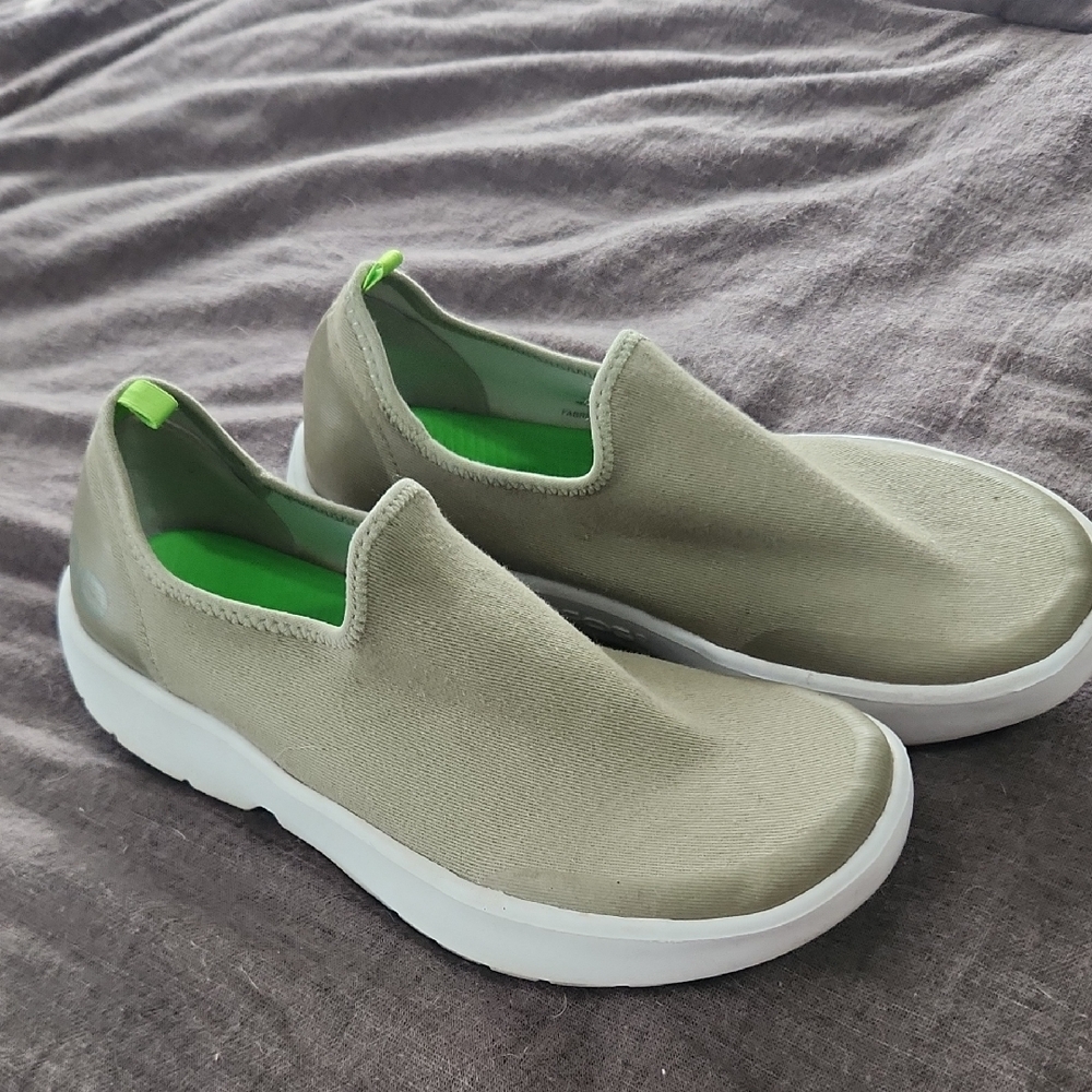 Oofos Green Slip-On Sneakers